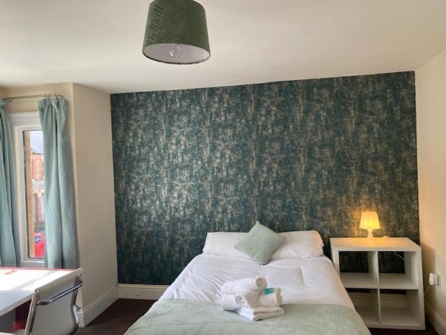 Berks Luxury Serviced Apartments,5 Bedrooms, 5 Double Beds, 2 Bathrooms, Free Super Fast Wifi & Parking Earley Exteriör bild