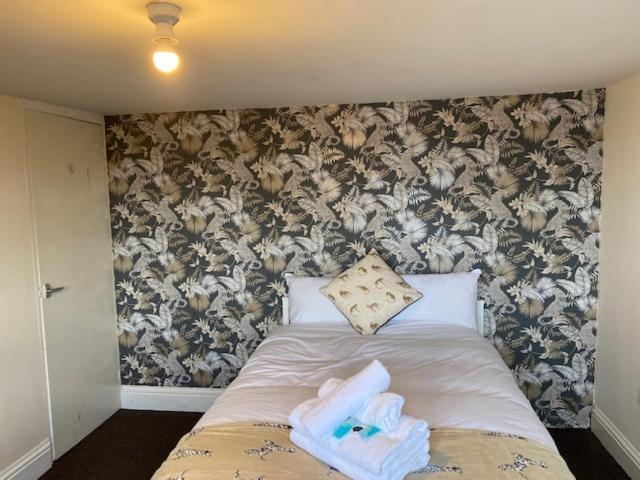 Berks Luxury Serviced Apartments,5 Bedrooms, 5 Double Beds, 2 Bathrooms, Free Super Fast Wifi & Parking Earley Exteriör bild