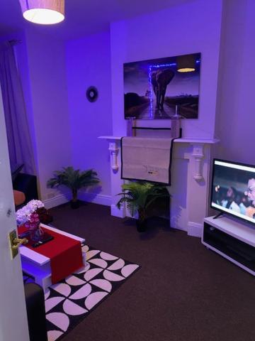 Berks Luxury Serviced Apartments,5 Bedrooms, 5 Double Beds, 2 Bathrooms, Free Super Fast Wifi & Parking Earley Exteriör bild